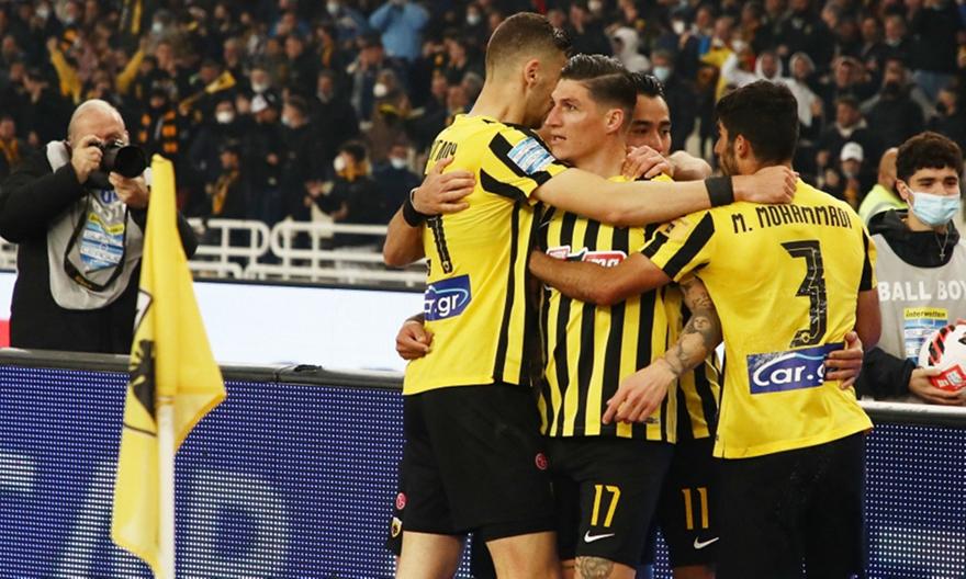 Γιαννίκης στους παίκτες «Ήμασταν για λίγα εκατοστά πολύ κοντά στο 2-0 και στο 3-0»