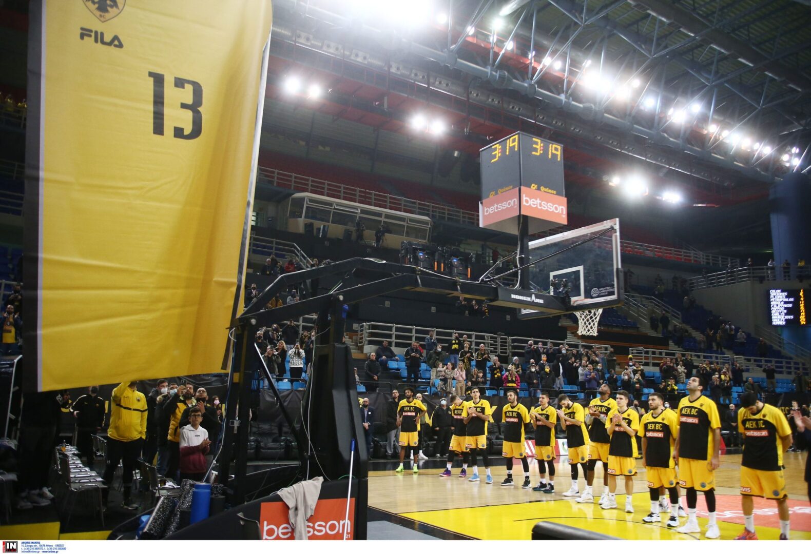 AEK: Συγκίνηση στην απόσυρση της φανέλας του Γέλοβατς (vid)