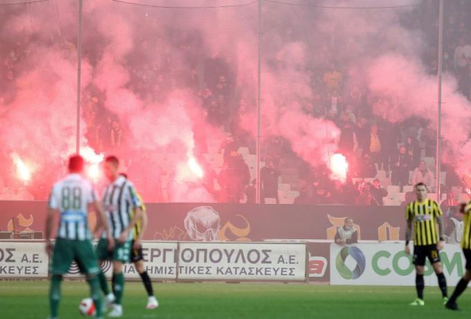 Πρόστιμα σε ΑΕΚ και ΟΦΗ
