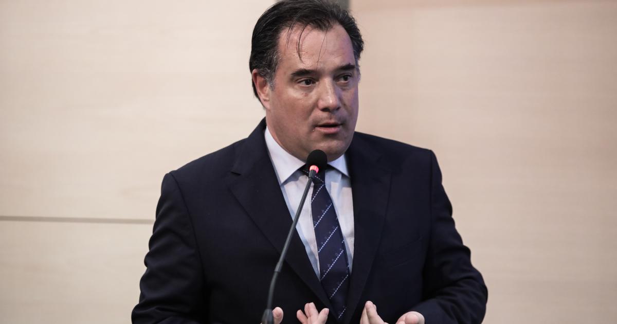 Άδωνις για ακρίβεια: «Μην γκρινιάζετε, έβγαλα 7 selfie στο σούπερ μάρκετ» (vid)