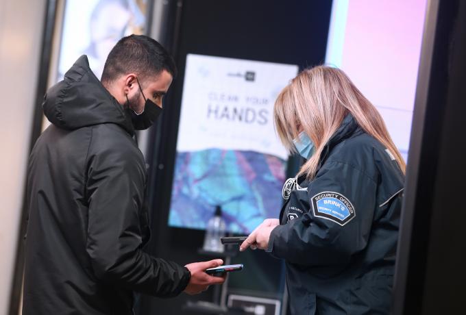 Μετάλλαξη Όμικρον: Το απλό κόλπο για να αυξήσεις τα αντισώματά σου μετά το εμβόλιο