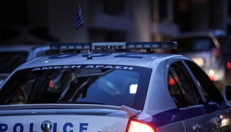 Επίθεση με πέτρες σε περιπολικό έξω από την ΑΣΟΕΕ