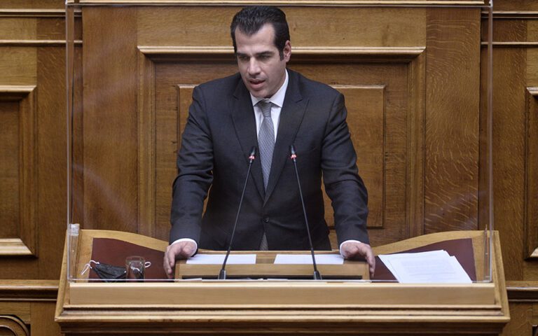 Πλεύρης: «Σίγουρα θα παρθούν μέτρα στα γήπεδα»