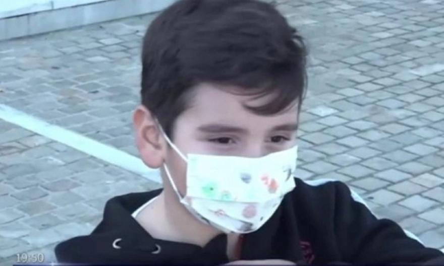 Πιτσιρικάς για άνοιγμα σχολείων: «Θέλω να γυρίσω γιατί έχω… ωραία δασκάλα»!