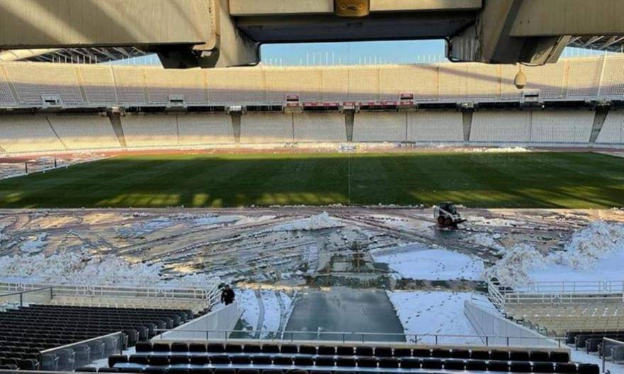 ΑΕΚ: Καθαρίστηκε το τερέν του ΟΑΚΑ από το χιόνι – Κανονικά η διεξαγωγή του αγώνα