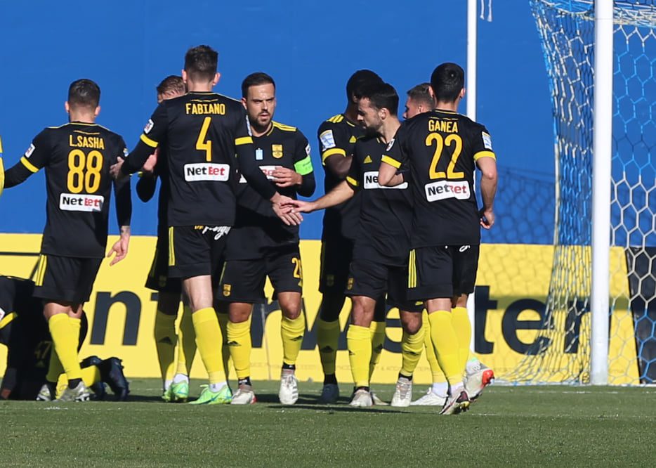 Superleague: Διπλό… από τα 11 βήματα για τον Άρη στο Αγρίνιο, τους πάνε «καροτσάκι» – Φωνές από τους γηπεδούχους!