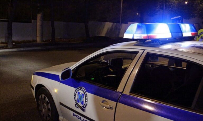 Συνελήφθη γνωστός τράπερ που επιχείρησε να κάνει κορωνοσυναυλία!