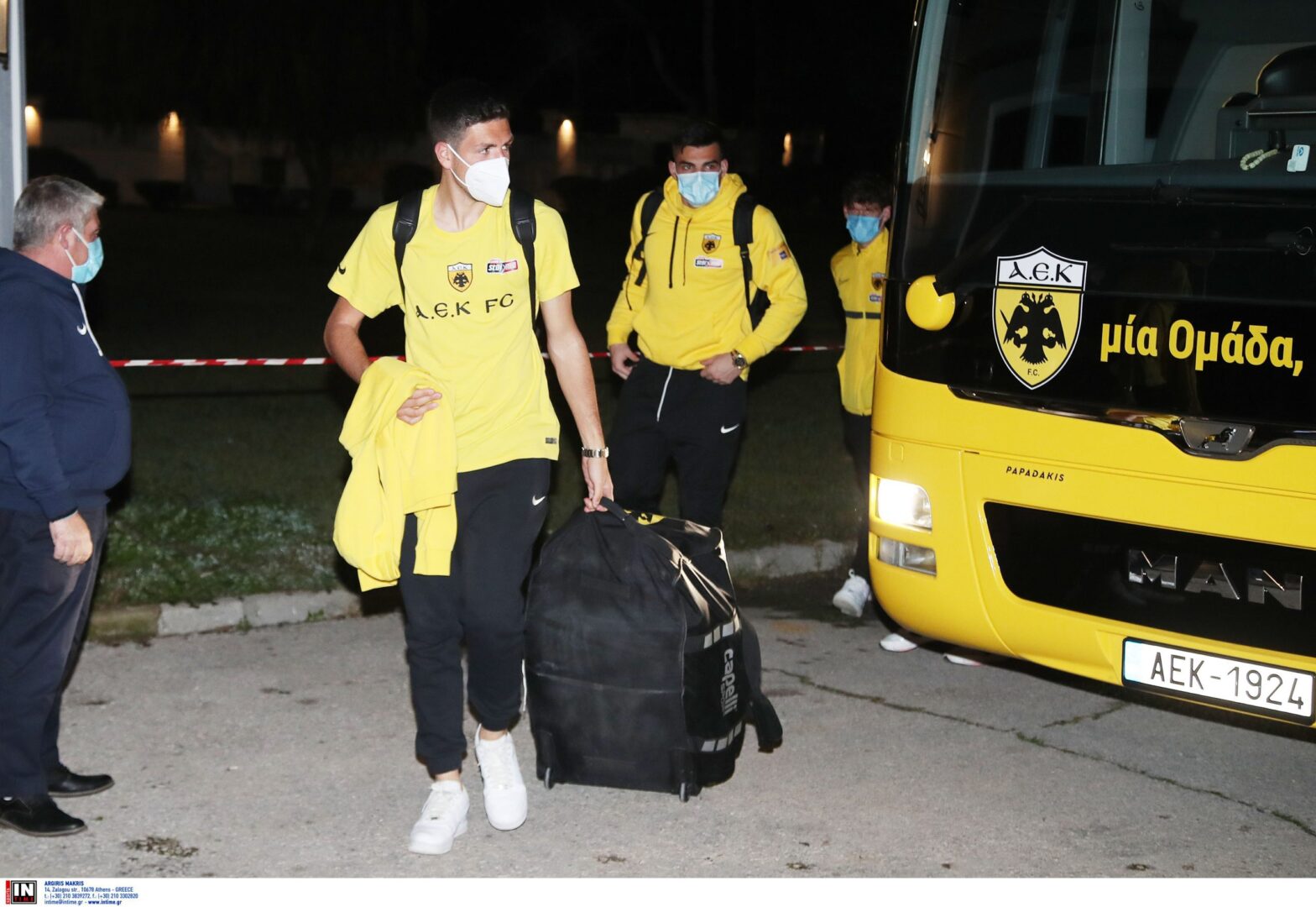 Η άφιξη της ΑΕΚ στην Λαμία (pics)