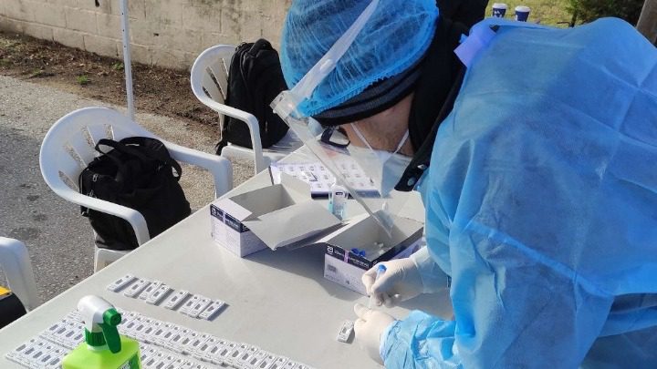 ΕΟΔΥ: Πού θα γίνονται δωρεάν rapid test σήμερα Σάββατο (8/1)