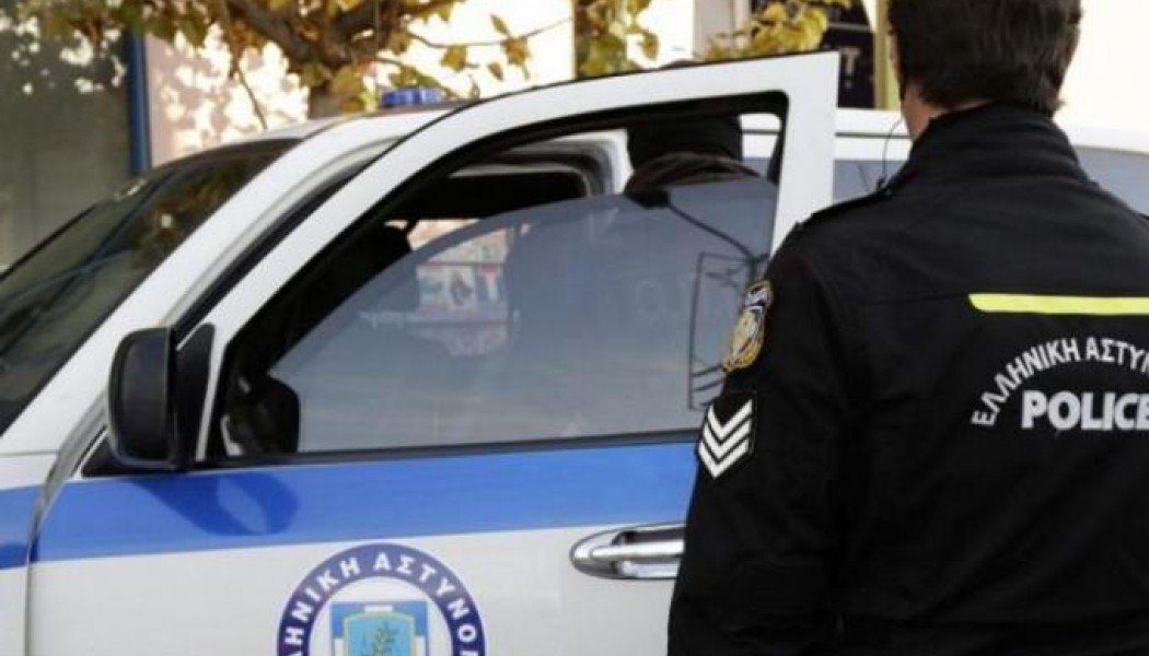 Έτοιμοι για πόλεμο οι οπαδοί του Άρη στη Ριζούπολη – Μαχαίρια και μολότοφ πάνω τους – 15 συλλήψεις