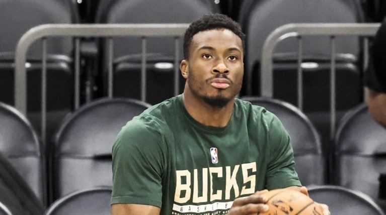 Για δεύτερη φορά στο πρωτόκολλο κορωνοϊού ο Θανάσης Αντετοκούνμπο!