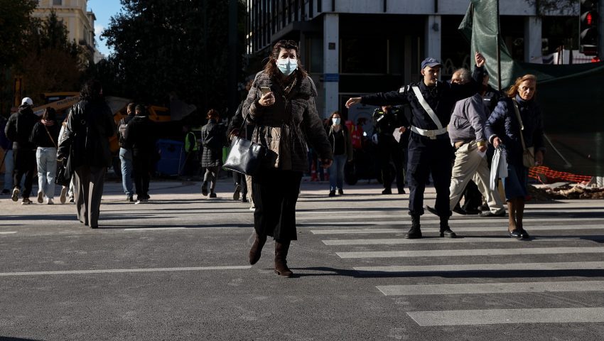 Μετά το σοκ 50.126 κρουσμάτων: Αυτά τα έκτακτα μέτρα ανακοινώνονται αύριο