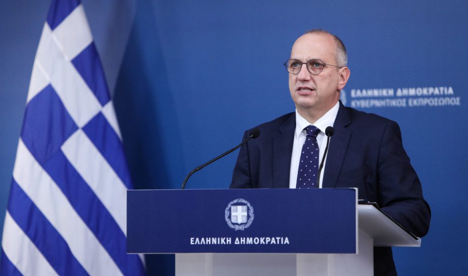 Οικονόμου: Τα εκπαιδευτικά κενά λόγω Όμικρον θα καλυφθούν με προσλήψεις και τηλεκπαίδευση