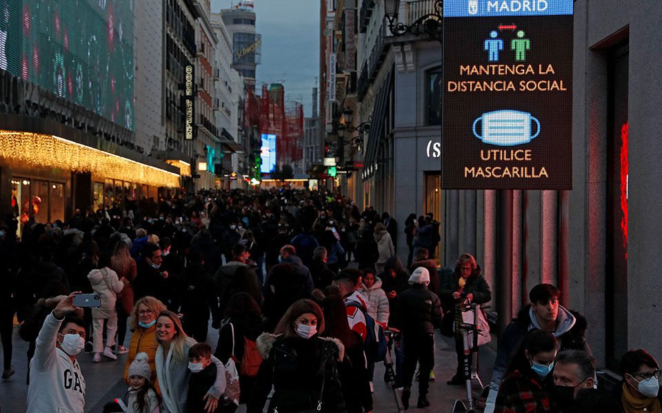 Κορωνοϊός – Iσπανία: Ξεπέρασαν τα 8 εκατ. οι άνθρωποι που διαγνώστηκαν θετικοί