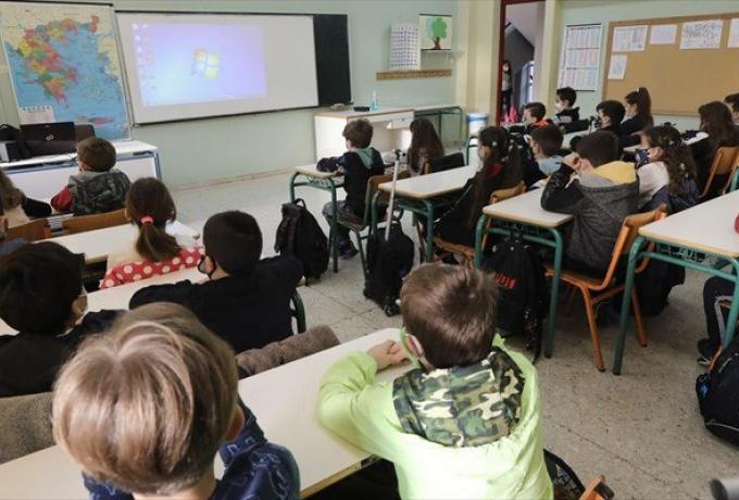 Χωρίς self test αύριο οι μαθητές στα σχολεία – Τι ισχύει με τα νέα μέτρα