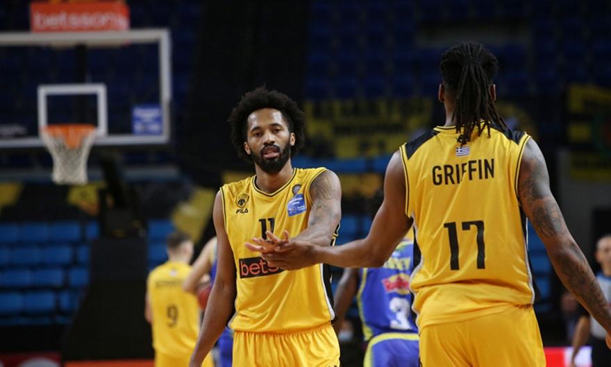 Παραμένει «ανοιχτό» του Ανγκόλα στη Μακάμπι – Τι ζητά η ΑΕΚ