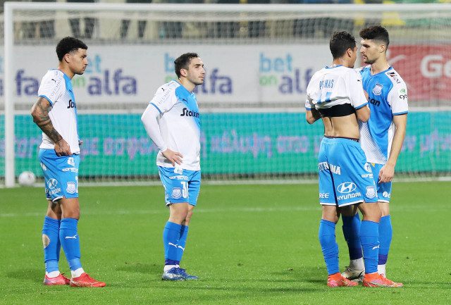 Πρωτάθλημα CYTA: Η «Όμικρον»… παίζει μπάλα στο  κυπριακό πρωτάθλημα!