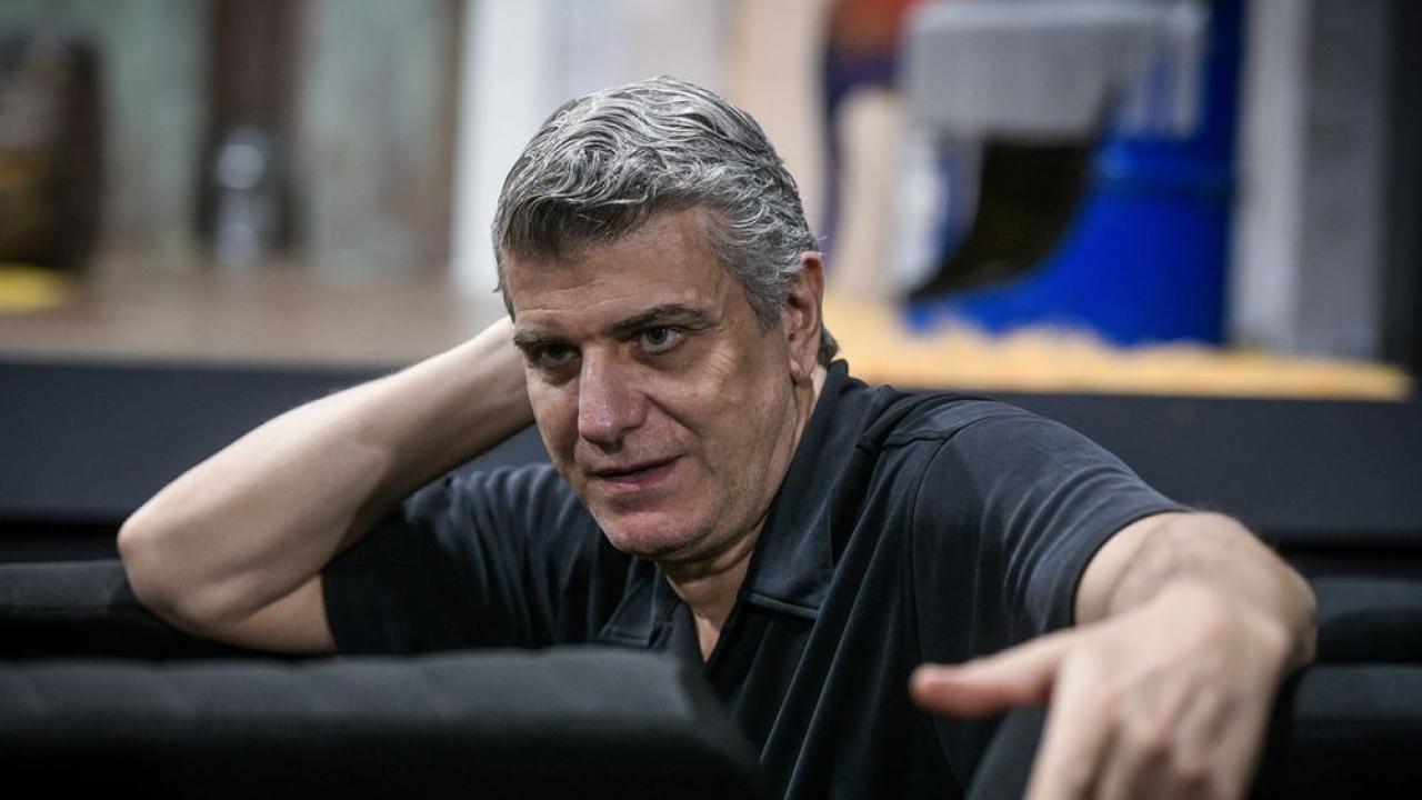 Βλαδίμηρος Κυριακίδης: «Πούλησα το εξοχικό μου για να πληρωθούν οι άνθρωποι στο θέατρο»