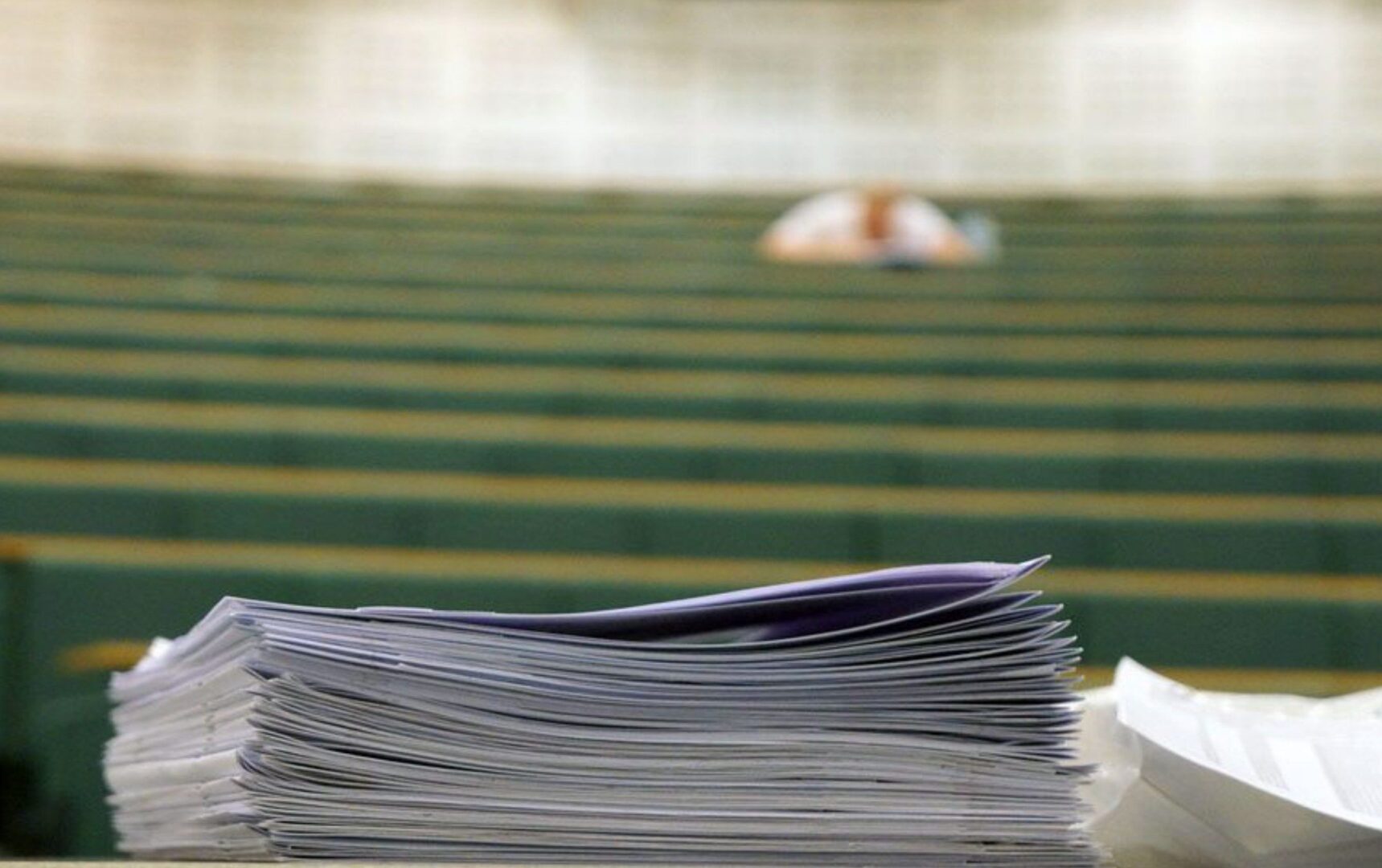 Πανεπιστήμιο της Αθήνας ζητά εξ αποστάσεως μαθήματα εξεταστική!