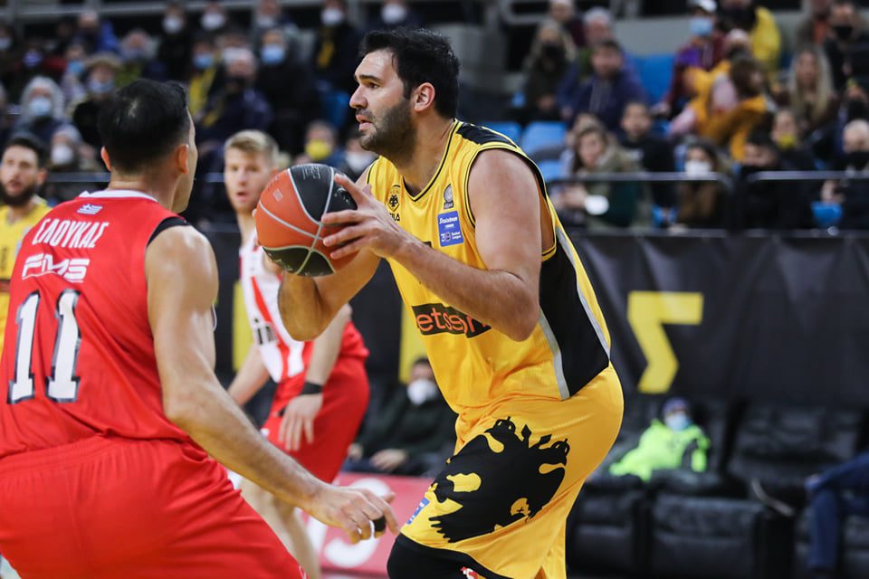 Μαυροειδής: «Παραλίγο με μισή ομάδα να είχαμε αποτέλεσμα με τον Ολυμπιακό» – Συγκίνησε με Γέλοβατς, τι είπε για Λαρεντζάκη! (vid)