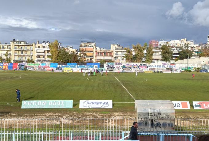 Σοκ στο Ηλιούπολη-Ερμιονίδα: Μεταφέρεται διασωληνωμένος στο νοσοκομείο – Δεν υπήρχε ασθενοφόρο στο γήπεδο, άργησε ο απινιδωτής