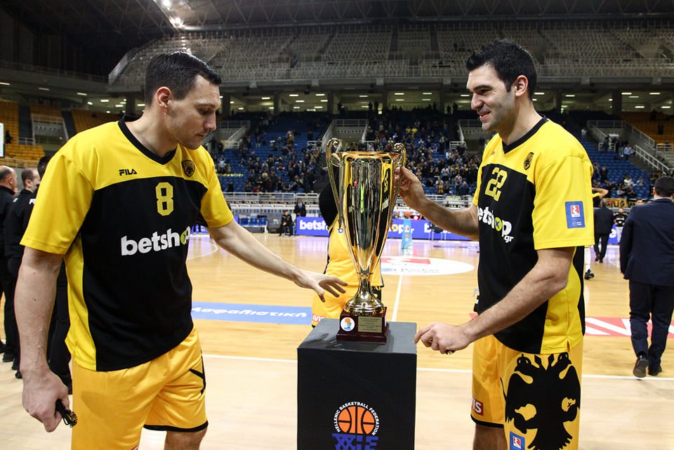 Ευχές από Μαυροειδή σε Ματσιούλις για τα γενέθλια του (pic)