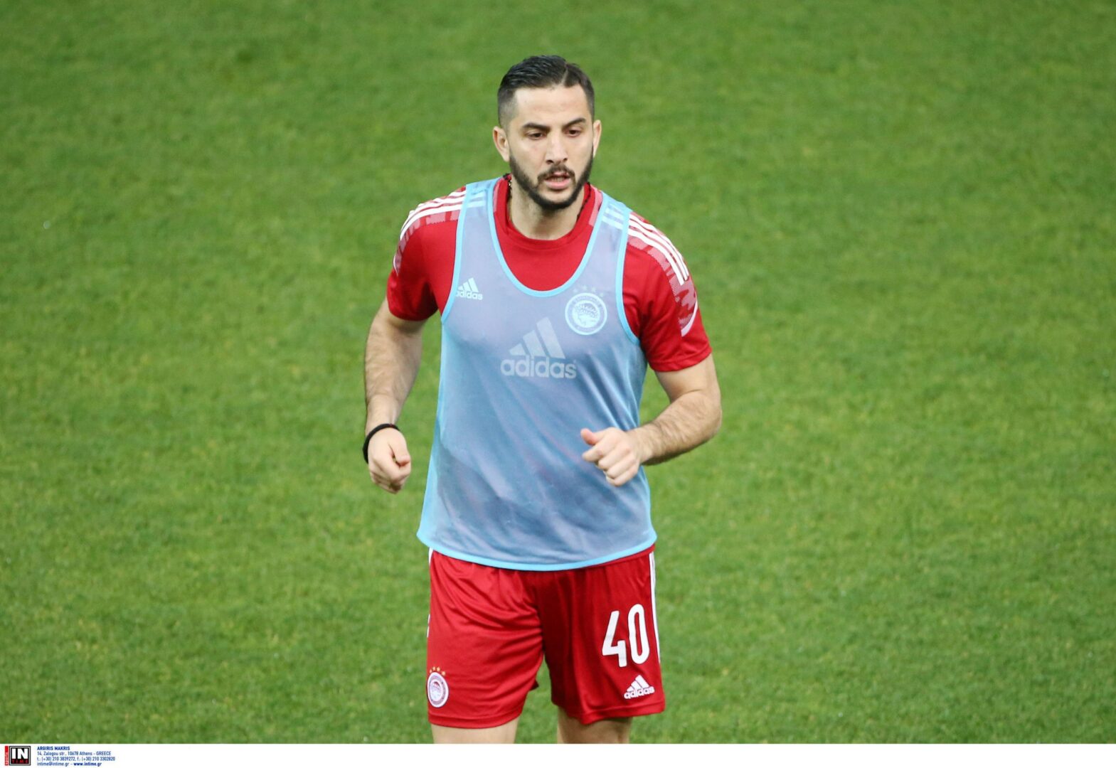 Μανωλάς: Τραγουδούσε τον ύμνο του Ολυμπιακού μετά την νίκη επί της ΑΕΚ (vid)