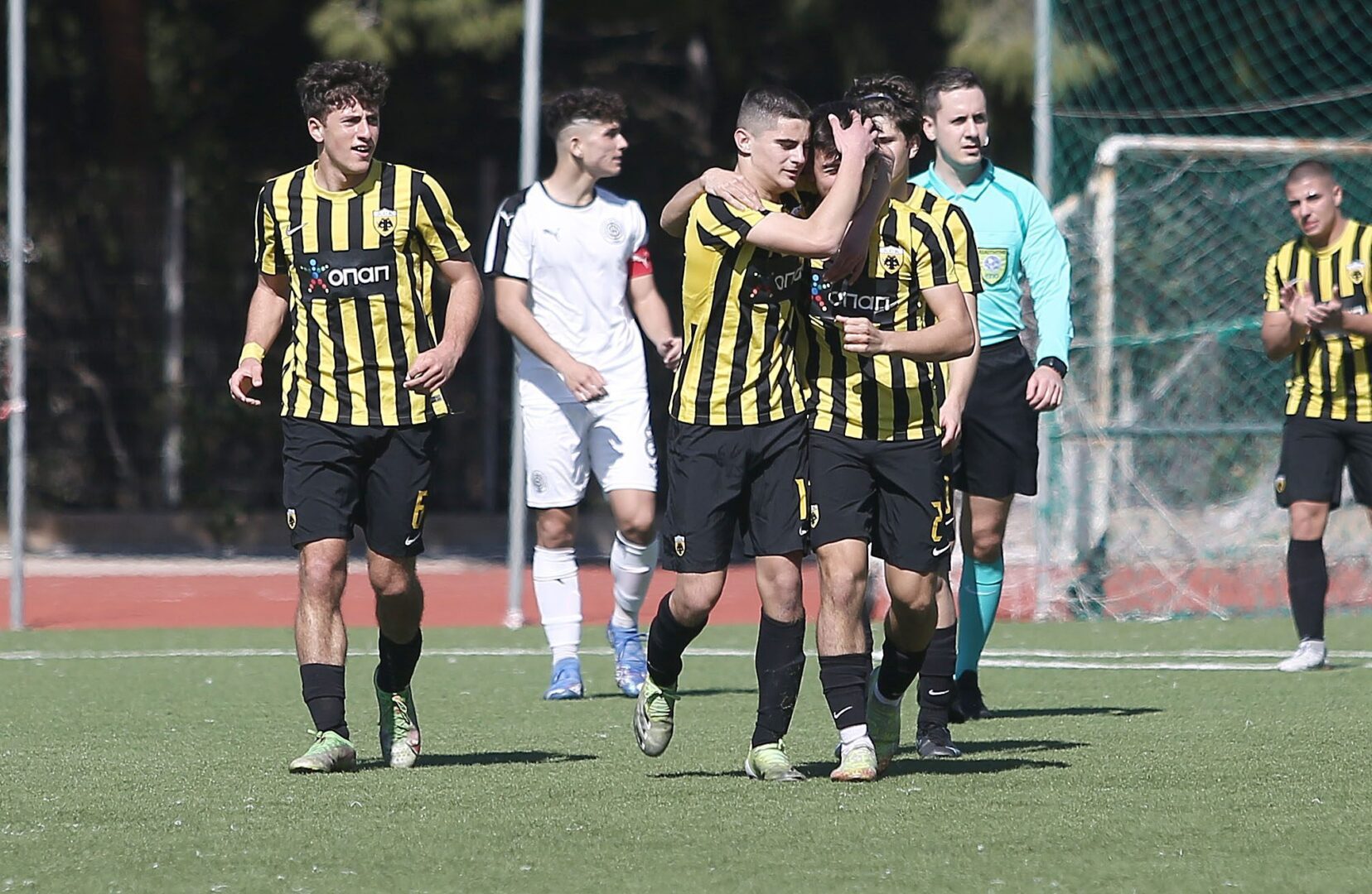 ΑΕΚ Κ17: Νίκησε (5-0) τον ΟΦΗ και προκρίθηκε στο Final 4 – Τρελά πανηγύρια στο τέλος (vid)