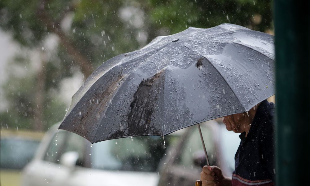 Καιρός: Βροχές στο μεγαλύτερο μέρος της χώρας σήμερα Δευτέρα