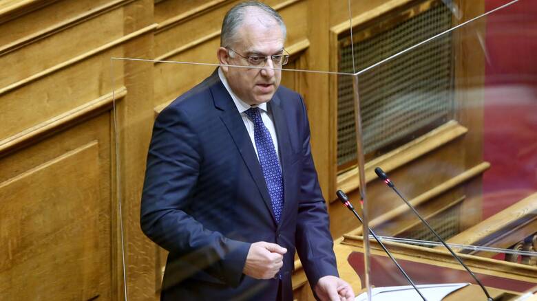 Τελεσίγραφο Θεοδωρικάκου: Οι παράνομοι σύνδεσμοι οπαδών θα κλείνουν