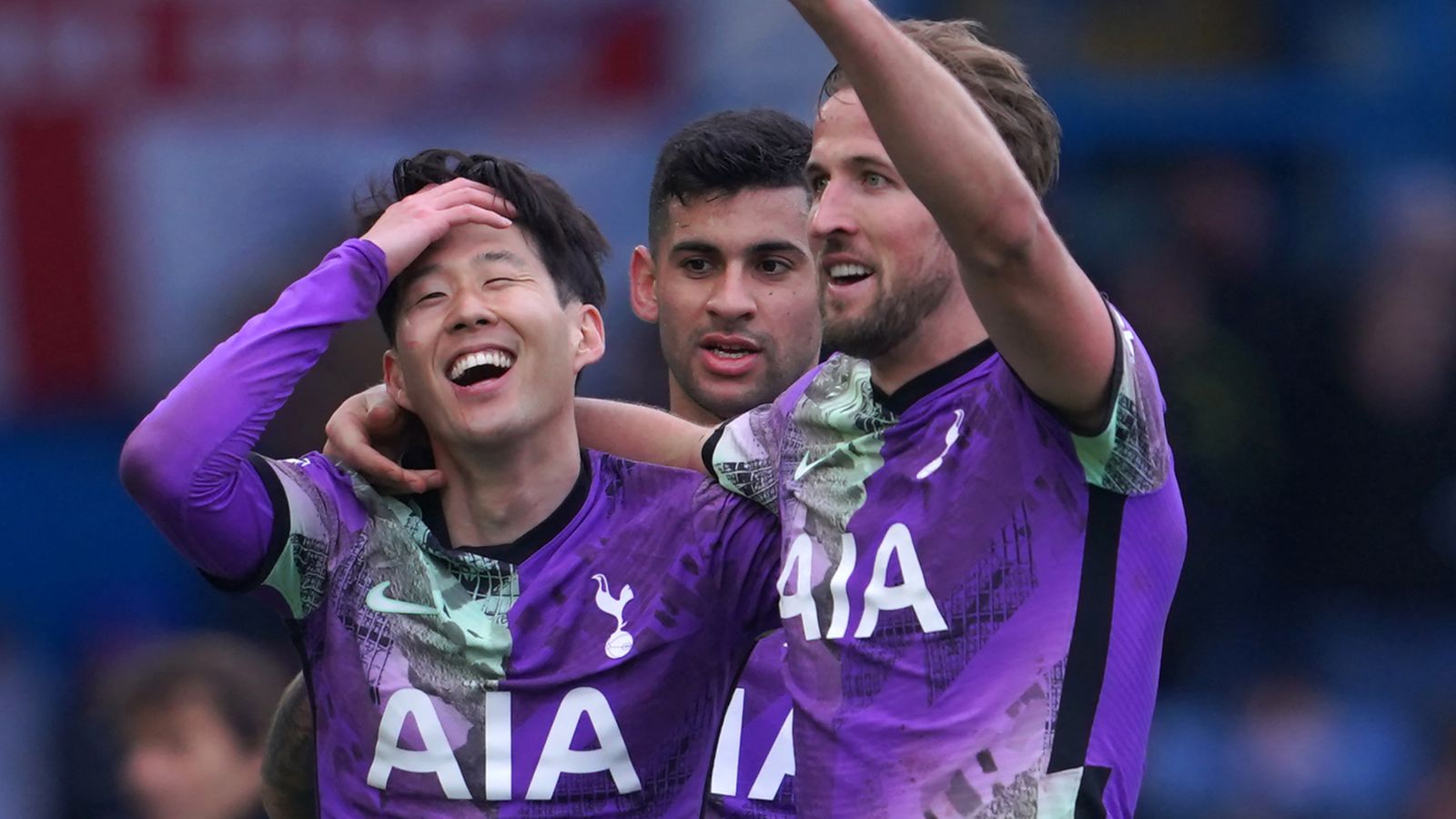 Πάρτι της Τότεναμ στην έδρα της Λιντς με «4αρα»!