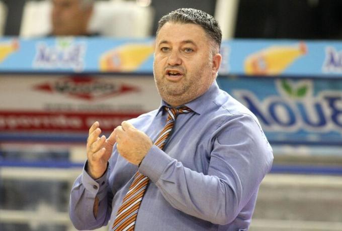 Αναλαμβάνει την Εθνική Νέων Ανδρών ο Μάκης Γιατράς