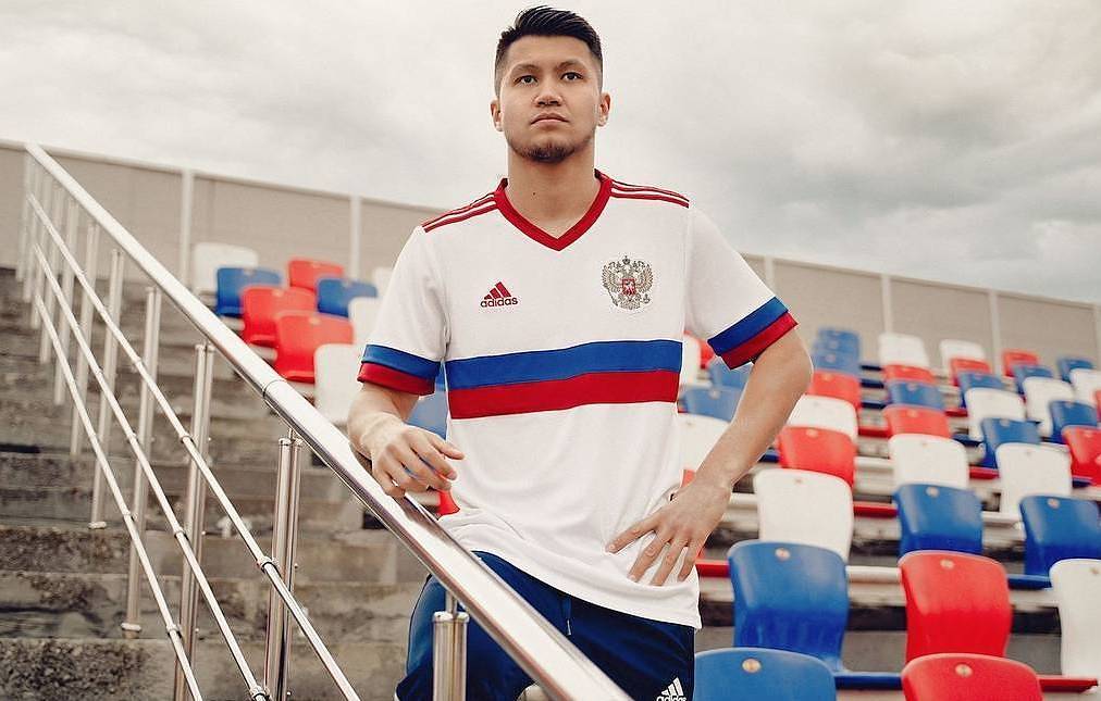 Ρωσία: Η Adidas διέκοψε τη συνεργασία της με την Ομοσπονδία ποδοσφαίρου