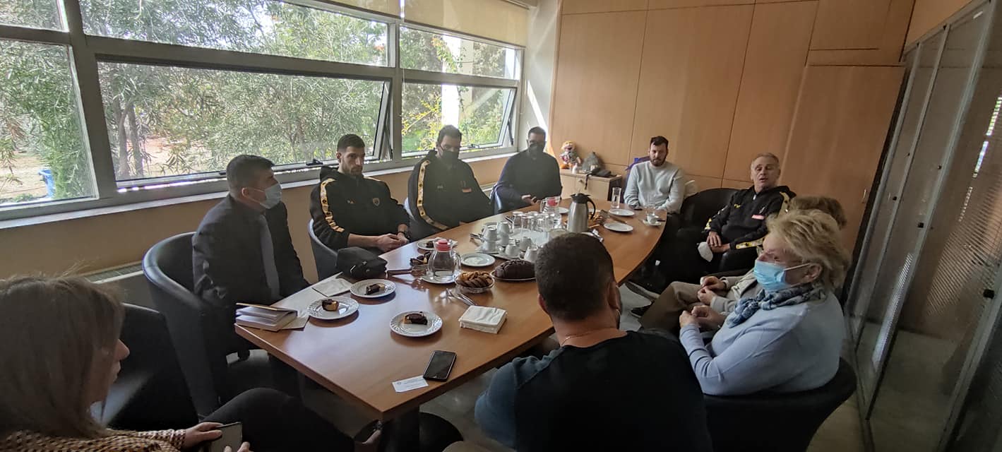 Αντιπροσωπεία της ΑΕΚ επισκέφτηκε τον Σύλλογο Γονέων και Φίλων Α.μεΑ. «Το Εργαστήρι» (pics)