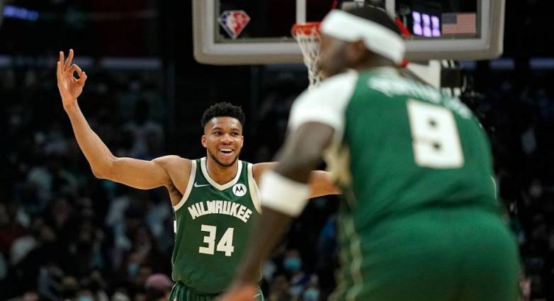 Αντετοκούνμπο: «Το γόνατο είχε διαλυθεί, μπορούσα να πάθω ρήξη χιαστών ή συνδέσμων» – Τι ανέφερε για τη νοοτροπία του