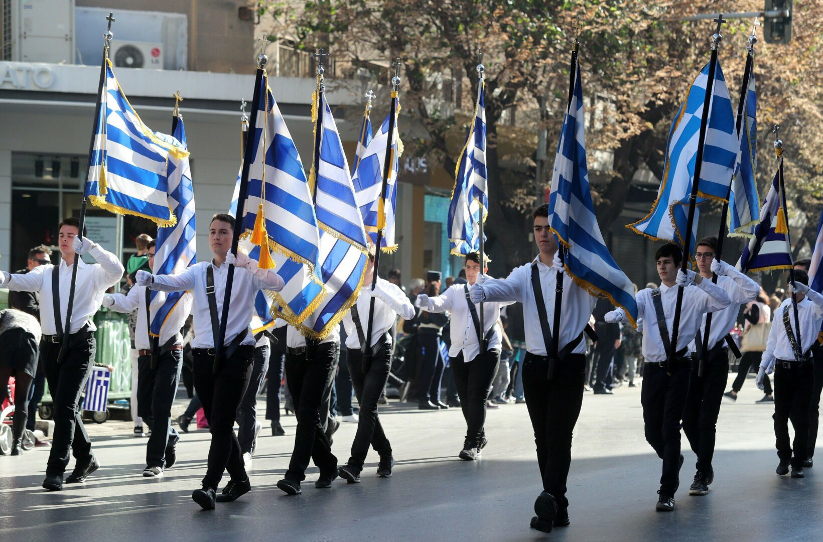 25η Μαρτίου: Κανονικά οι παρελάσεις αλλά με μάσκες οι θεατές