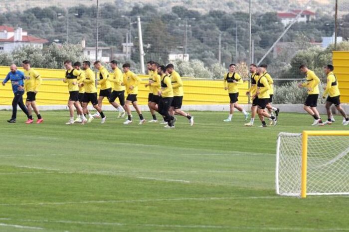 «Οικογενειακό διπλό» μεταξύ ΑΕΚ και ΑΕΚ Β στην αυριανή προπόνηση