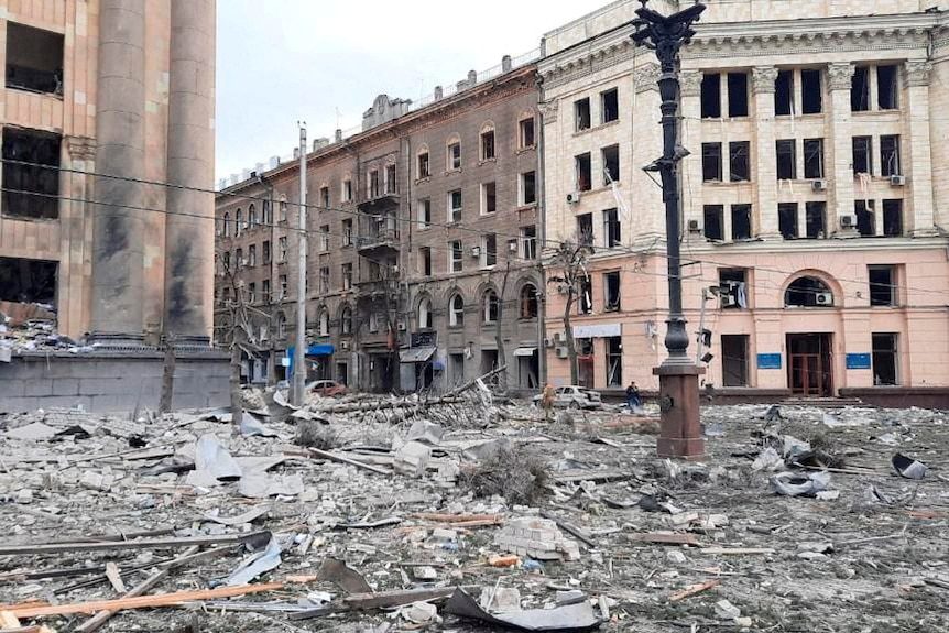 Πόλεμος στην Ουκρανία: Ολονύχτια μάχη για να πέσει το Χάρκοβο – «Λαβίδα» σε Μαριούπολη, αναμονή τρόμου στο Κίεβο