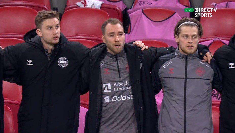 Ο Έρικσεν ξανά με τη φανέλα της Δανίας μετά την κατάρρευση στο Euro! (pics)