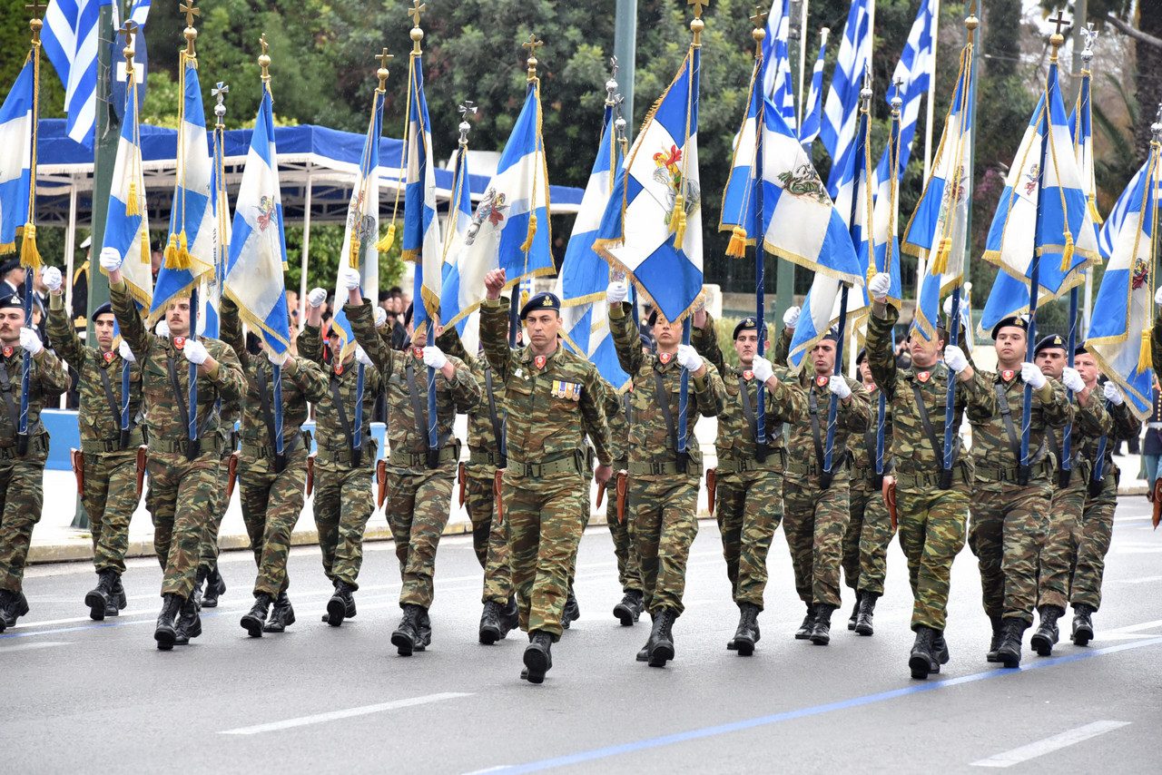 Παρέλαση 25ης Μαρτίου: Κυκλοφοριακές ρυθμίσεις στην Αθήνα – Αλλαγές στα δρομολόγια των μέσων μεταφοράς – Ποιοι δρόμοι θα κλείσουν