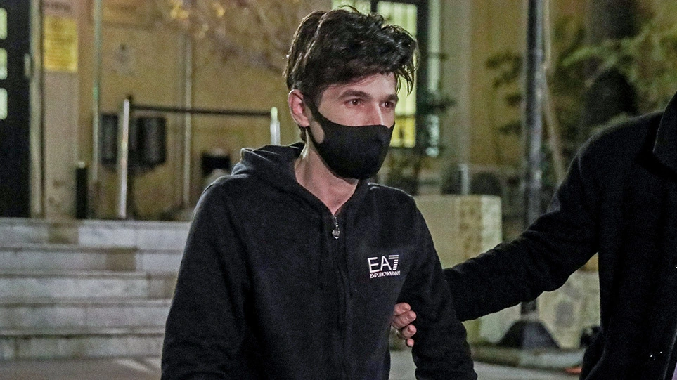 Ελεύθερος με περιοριστικούς όρους ο Μένιος Φουρθιώτης