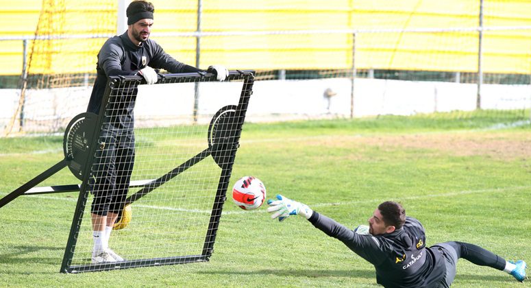 ΑΕΚ: Εκτός ο Αραούχο – Επανεντάχθηκε ο Σάκχοφ