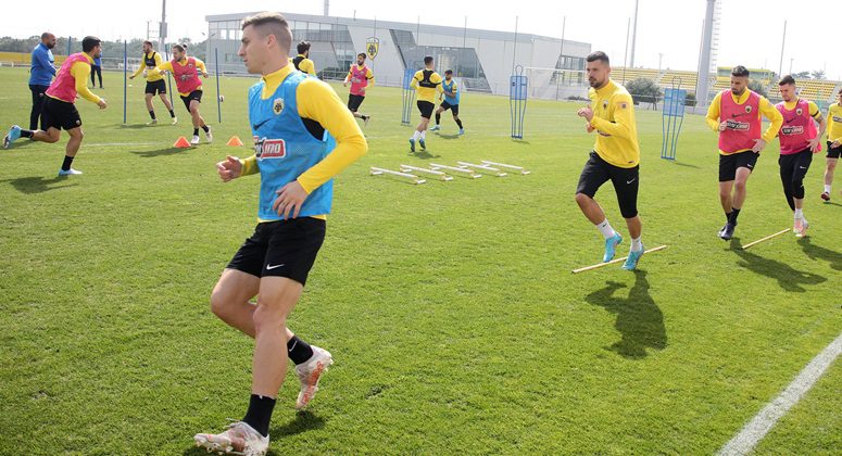 ΑΕΚ: Νοκ άουτ Τζαβέλλας, Ανσαριφάρντ και Σιμόες ενόψει Ολυμπιακού