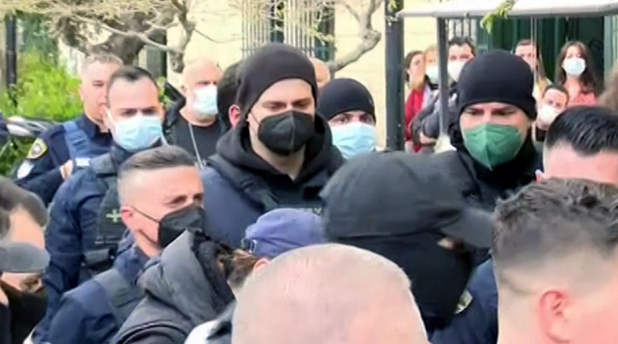 Θάνατος τριών παιδιών στην Πάτρα: Πήρε προθεσμία για τη Δευτέρα η Ρούλα Πισπιρίγκου – «Θα σε πνίξουν στη φυλακή»