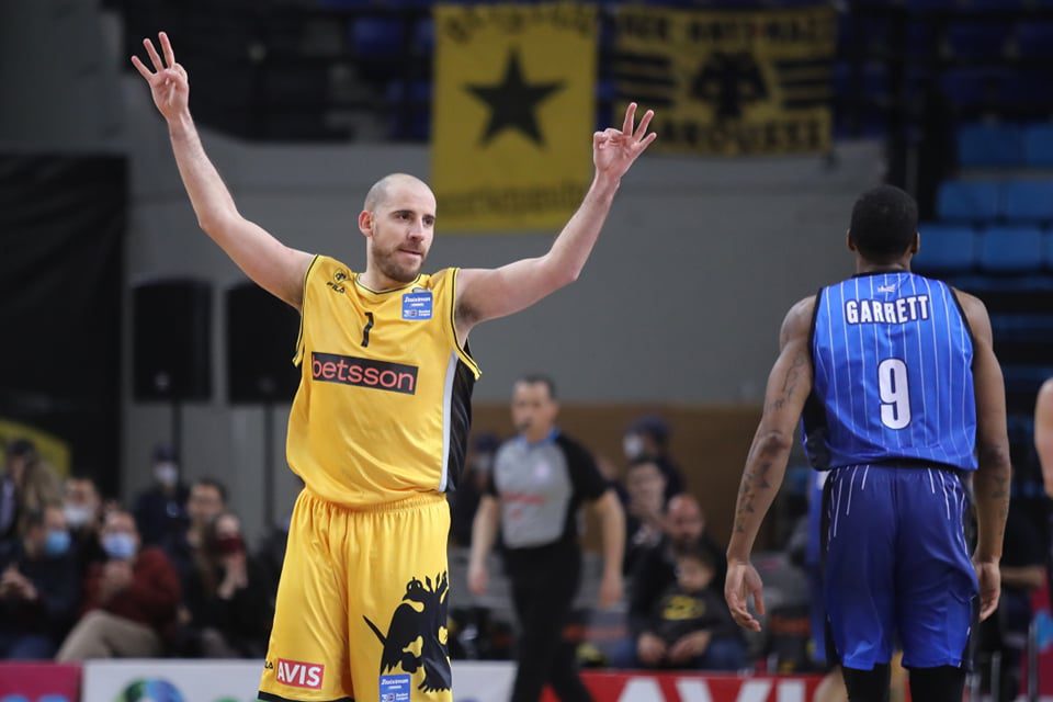 «Καυτός» Κολόμ, καθάρισε(80-74) για την ΑΕΚ κόντρα στον συγκινητικό Ηρακλή