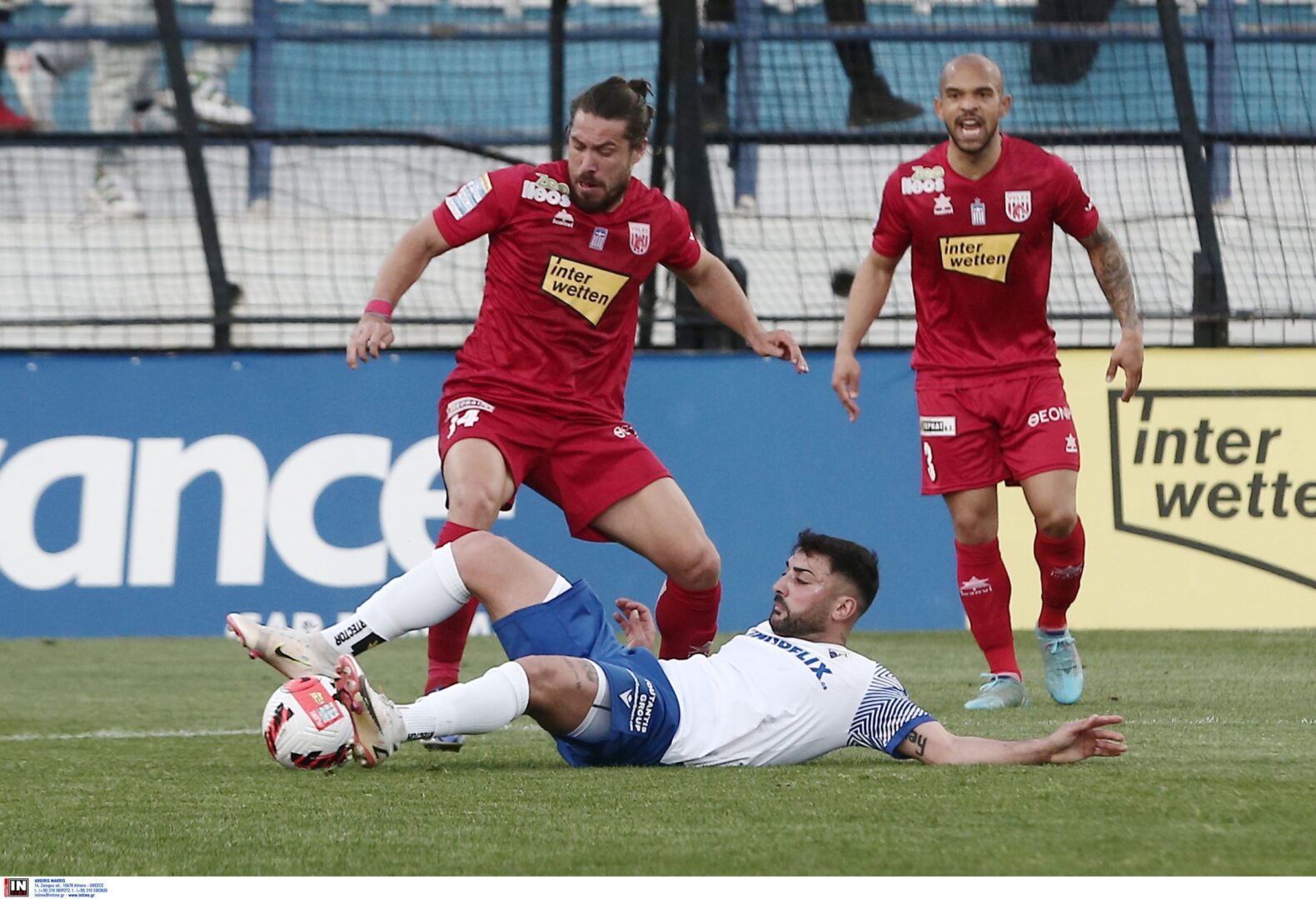 Super League: Ισόπαλοι (2-2) Ιωνικός και Βόλος στην σκιά του… Ρομέρο