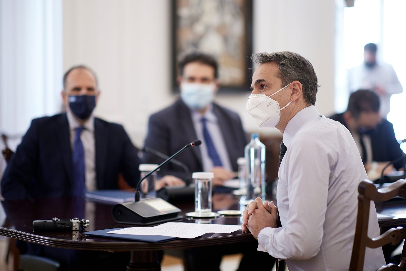 Κόκκινη κάρτα: Ποιους υπουργούς τελειώνει ο δυσαρεστημένος Μητσοτάκης