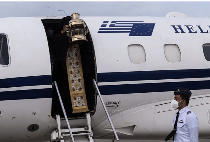 Πάσχα: Στις 18:00 το Μεγάλο Σάββατο το Άγιο Φως στην Αθήνα