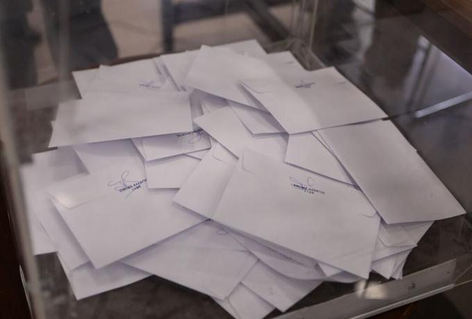 Δημοσκόπηση Prorata: Μεγάλη φθορά της κυβέρνησης και διαφορά από τον ΣΥΡΙΖΑ στο 5,5%