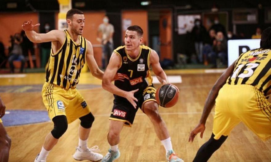 Φλιώνης: «Υποχρεωμένοι να καταθέσουμε και την ψυχή μας στο παρκέ»